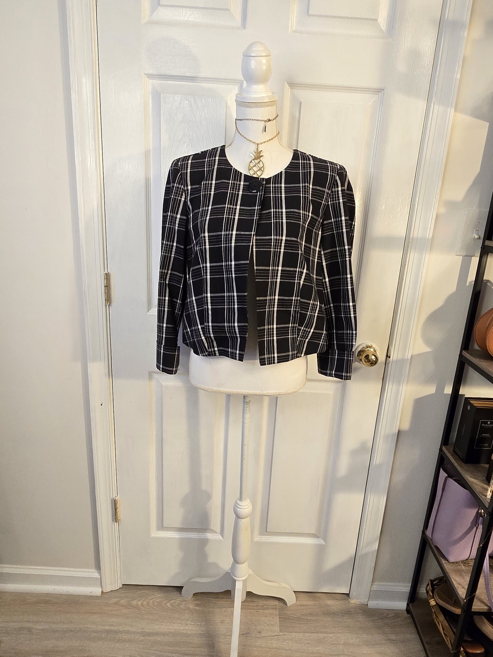 Larry Levine Lifestyle Attitude Black and White Plaid Blazer 10